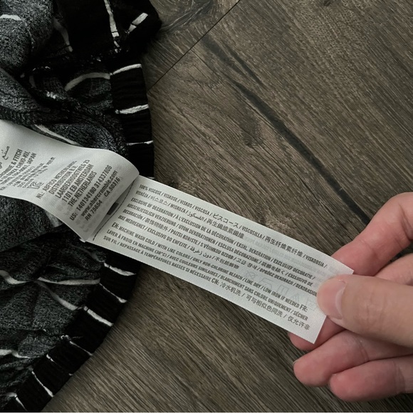 Abercrombie & Fitch Striped Tie Front Crop Top - Picture 6 of 6